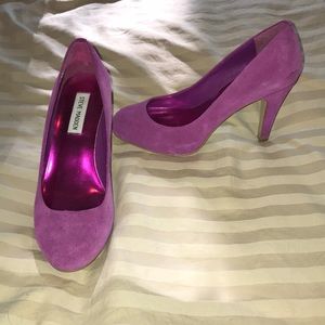 Steve Madden Magenta leather pumps